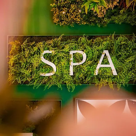 Tubhotel Szálloda