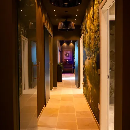 Tubhotel Szálloda